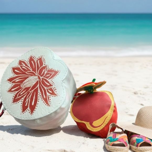 pre-loved keychain pouches from FARM RIO - Picture 1 of 4